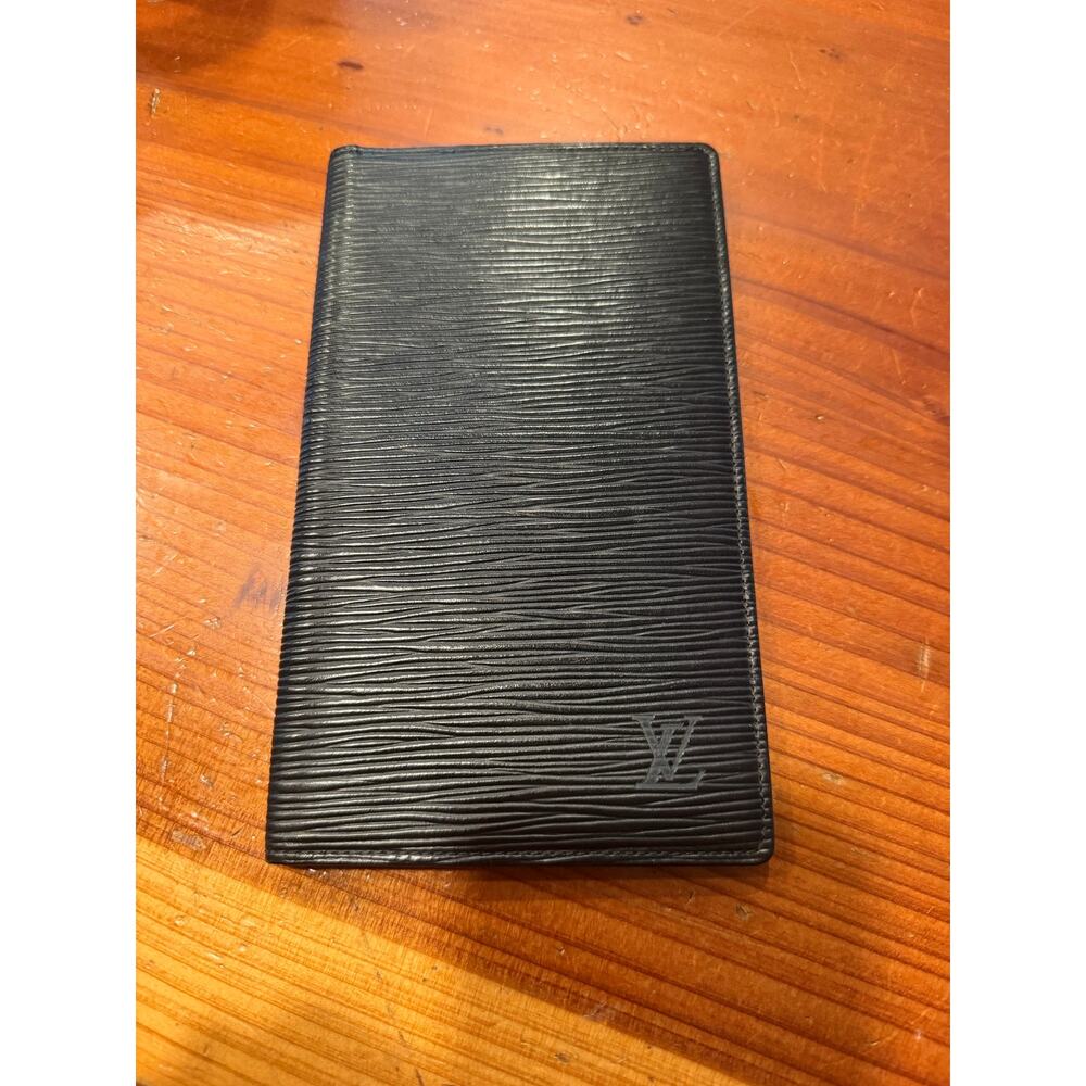 Louis Vuitton Black EPI Brazza Wallet - Picture 8 of 8